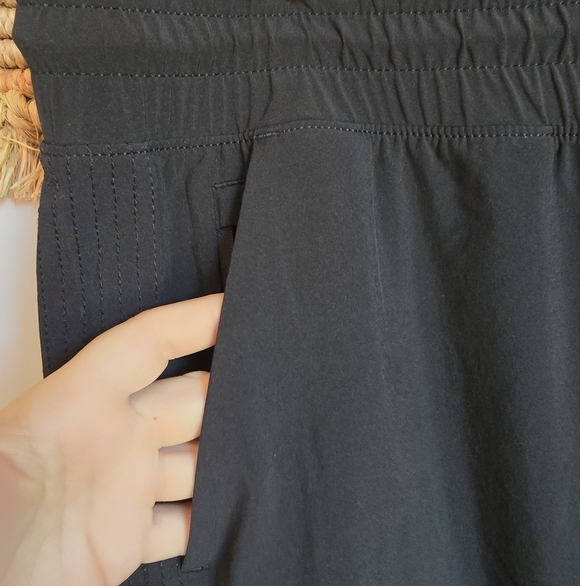 Athleta Avenue Black Wide Leg Crop Pull-on Active Travel Pants Womens Size 16 - Picture 6 of 14